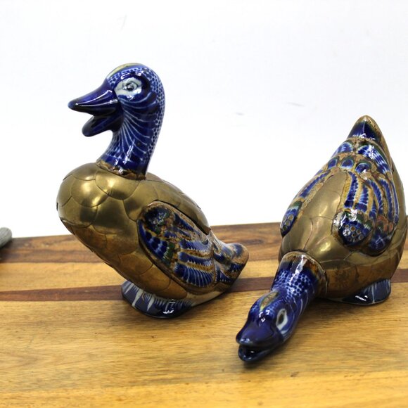 Vintage Tonala Mexican Folk Art Brass Hand Painted Ceramic Pair Duck Figurines - Picture 10 of 10